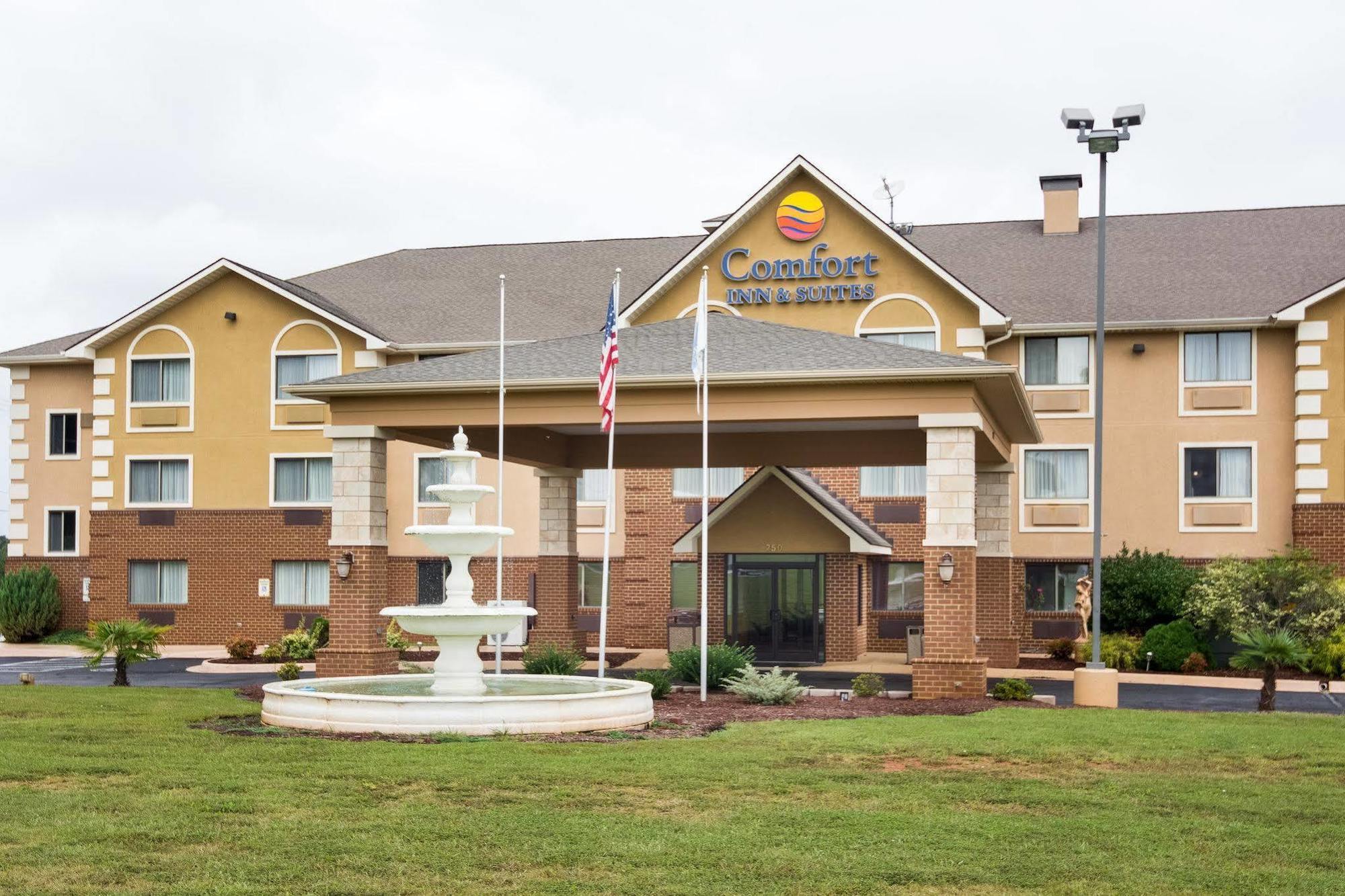 Comfort Inn & Suites South Hill I-85 Buitenkant foto